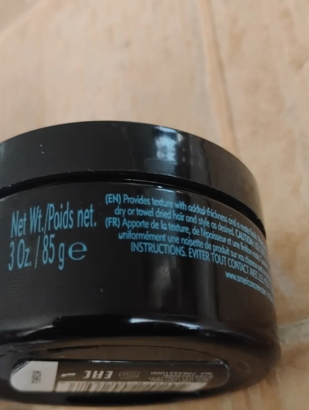 Crew Fiber Hair Paste/ Oral-B 3D White Toothbrush